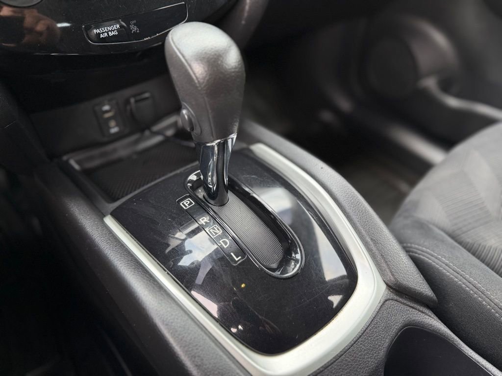 Used 2014 Nissan Rogue S AWD/4WD image 28