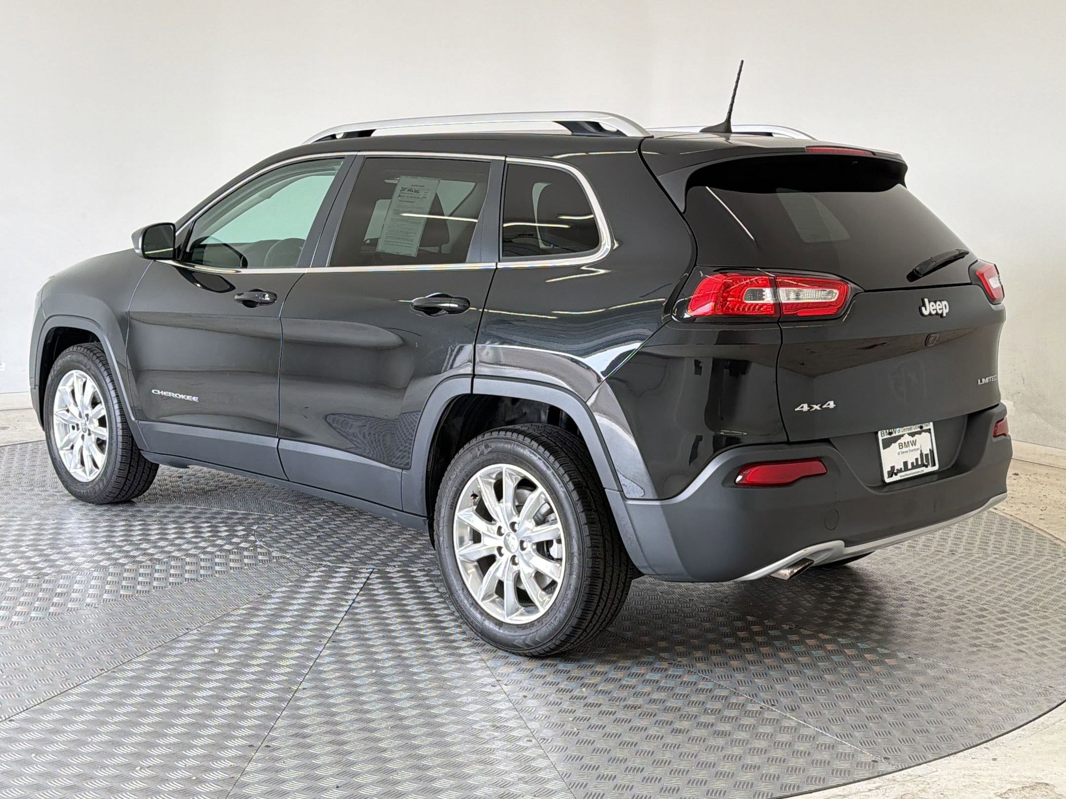 Used 2016 Jeep Cherokee Limited image 3