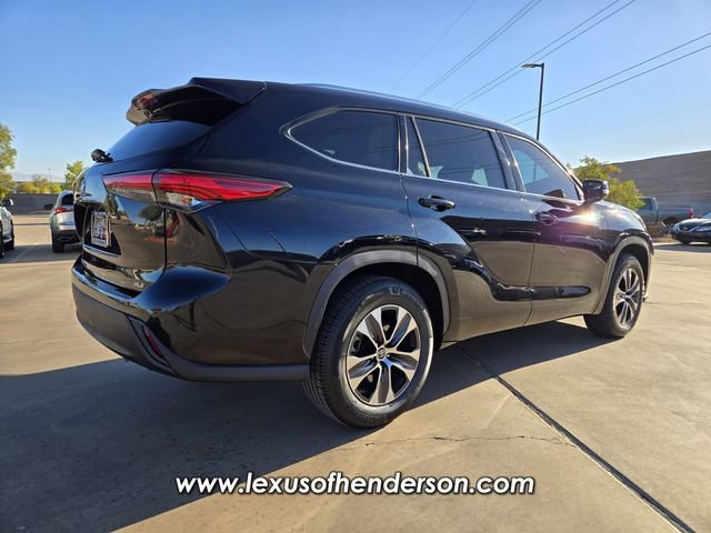 Used 2020 Toyota Highlander XLE FWD image 6