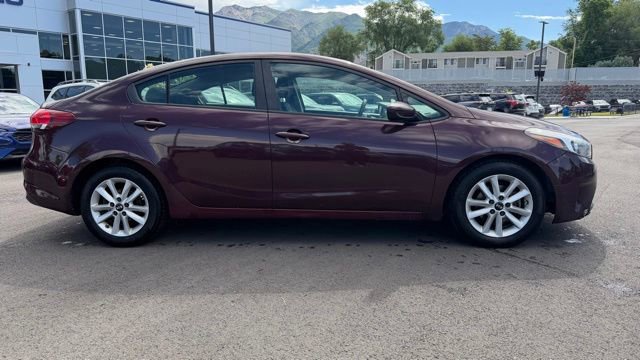 Used 2017 Kia Forte LX w/ LX Popular Package FWD image 2
