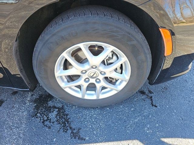 Used 2024 Chrysler Pacifica Touring-L image 9