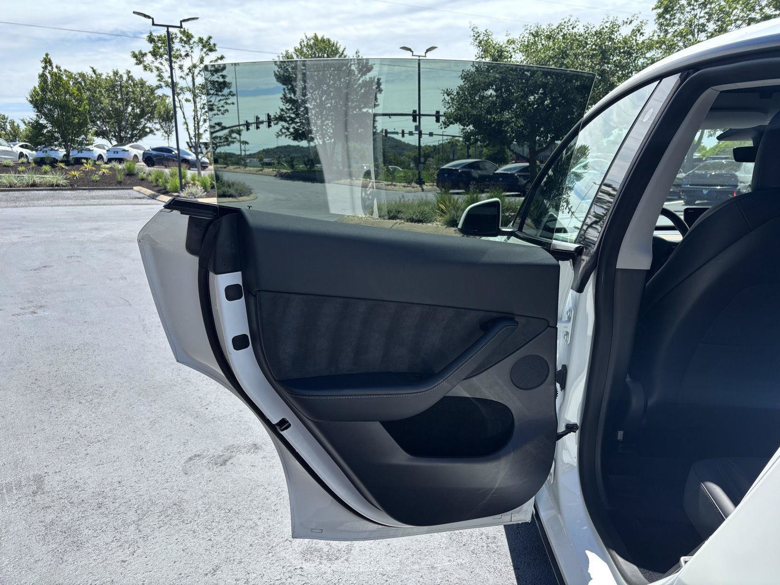 Used 2023 Tesla Model Y Long Range AWD/4WD image 21