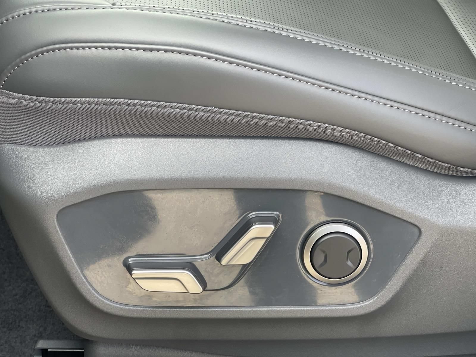 Used 2024 Kia EV9 Light Long Range RWD image 19