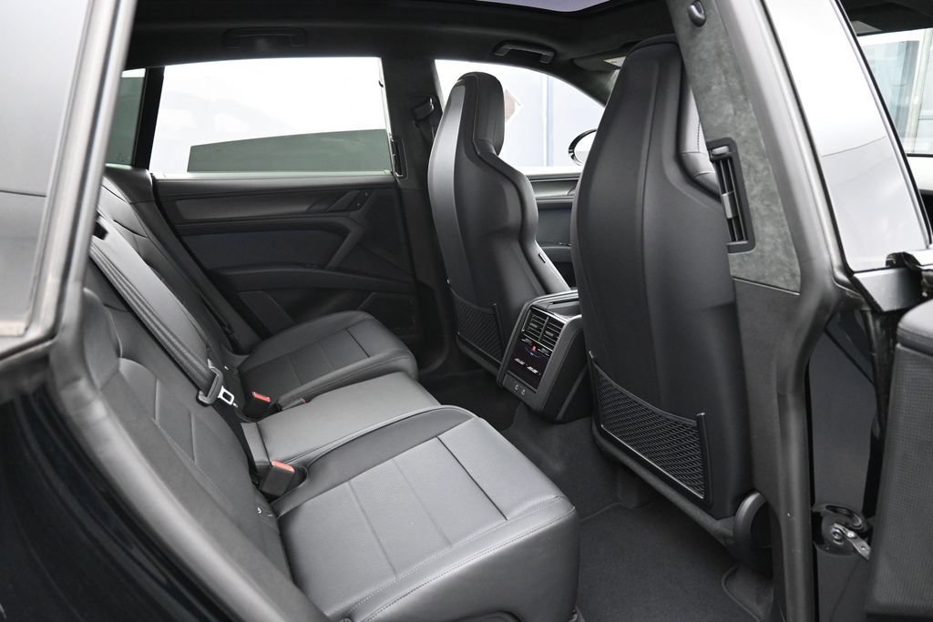 New 2026 Porsche Cayenne Turbo AWD/4WD image 27