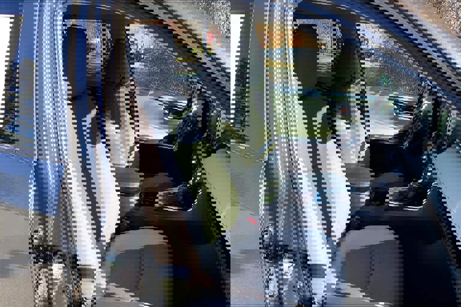 Used 2021 Toyota RAV4 XLE w/ Convenience Package AWD/4WD image 8