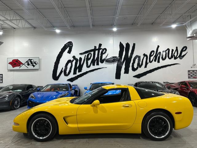 Used 2004 Chevrolet Corvette Coupe w/ Roof Package image 2