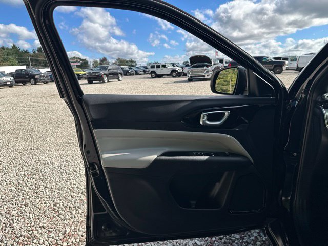 Used 2023 Jeep Compass Limited AWD/4WD image 24