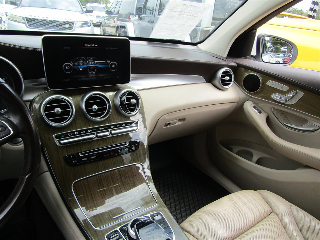 Used 2018 Mercedes-Benz GLC 300 4MATIC Coupe image 11