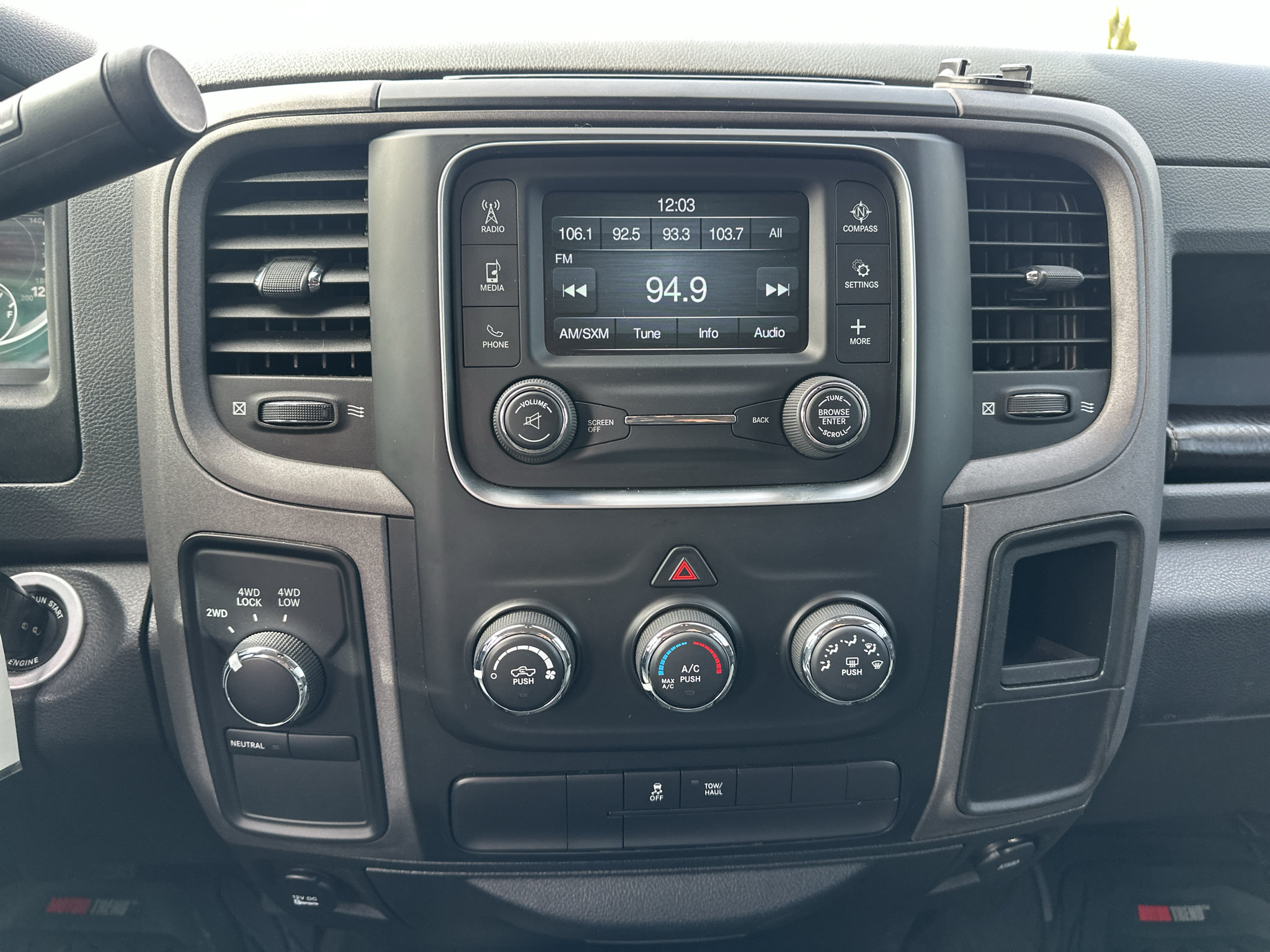 Used 2017 RAM 1500 ST w/ SXT Appearance Group AWD/4WD image 21