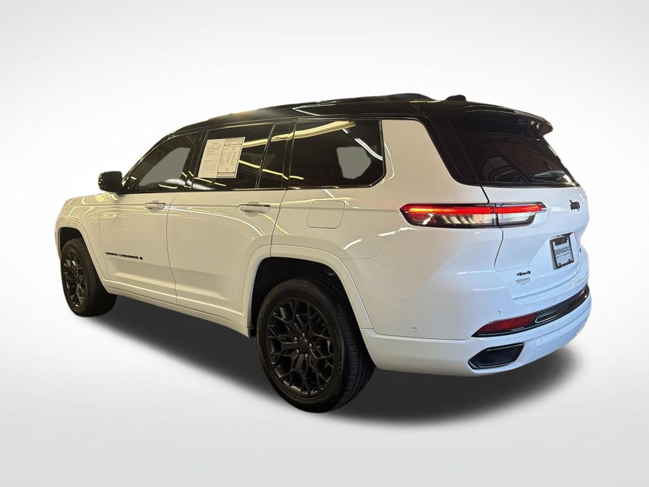 Used 2023 Jeep Grand Cherokee L Summit AWD/4WD image 3