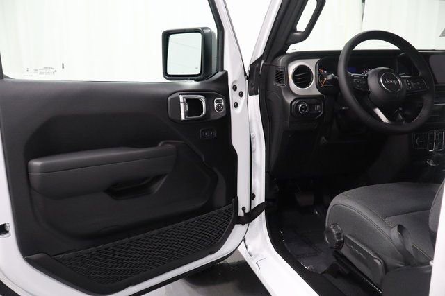 New 2025 Jeep Gladiator Sport AWD/4WD image 9