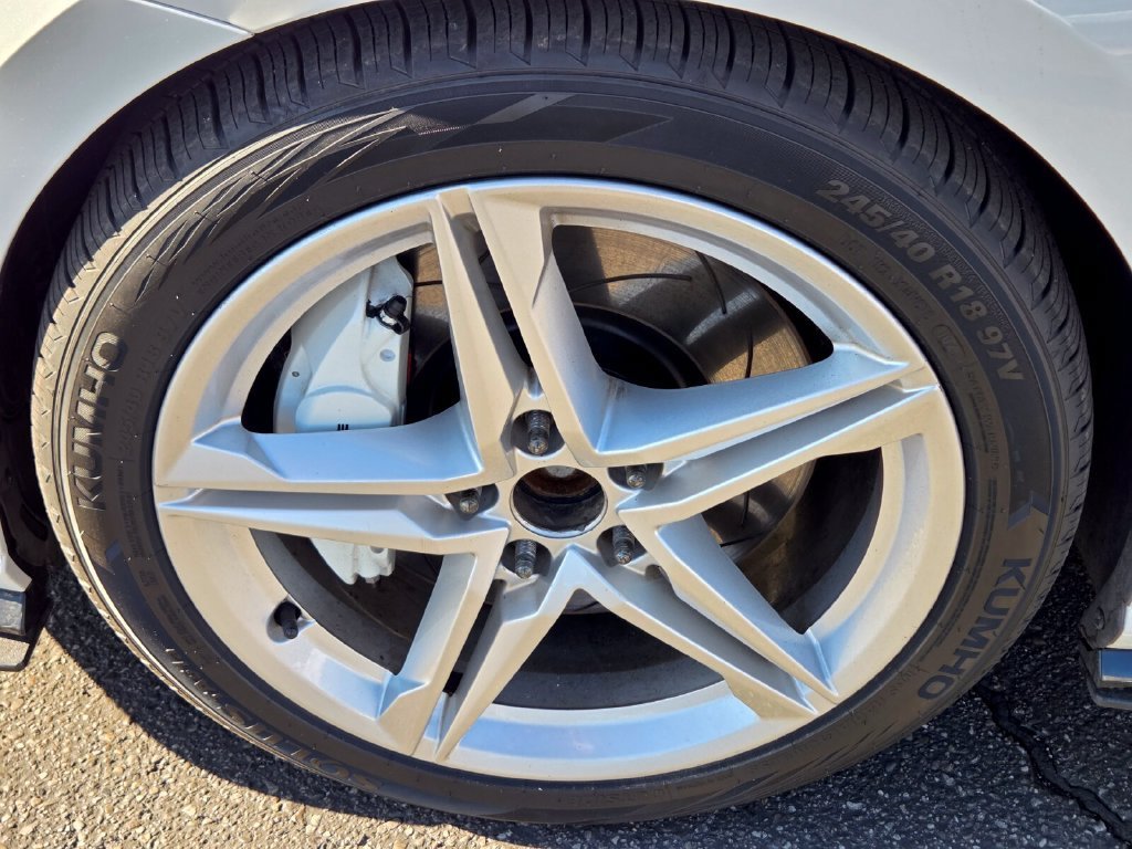 Used 2019 Volkswagen Golf R 4-Door AWD/4WD image 12