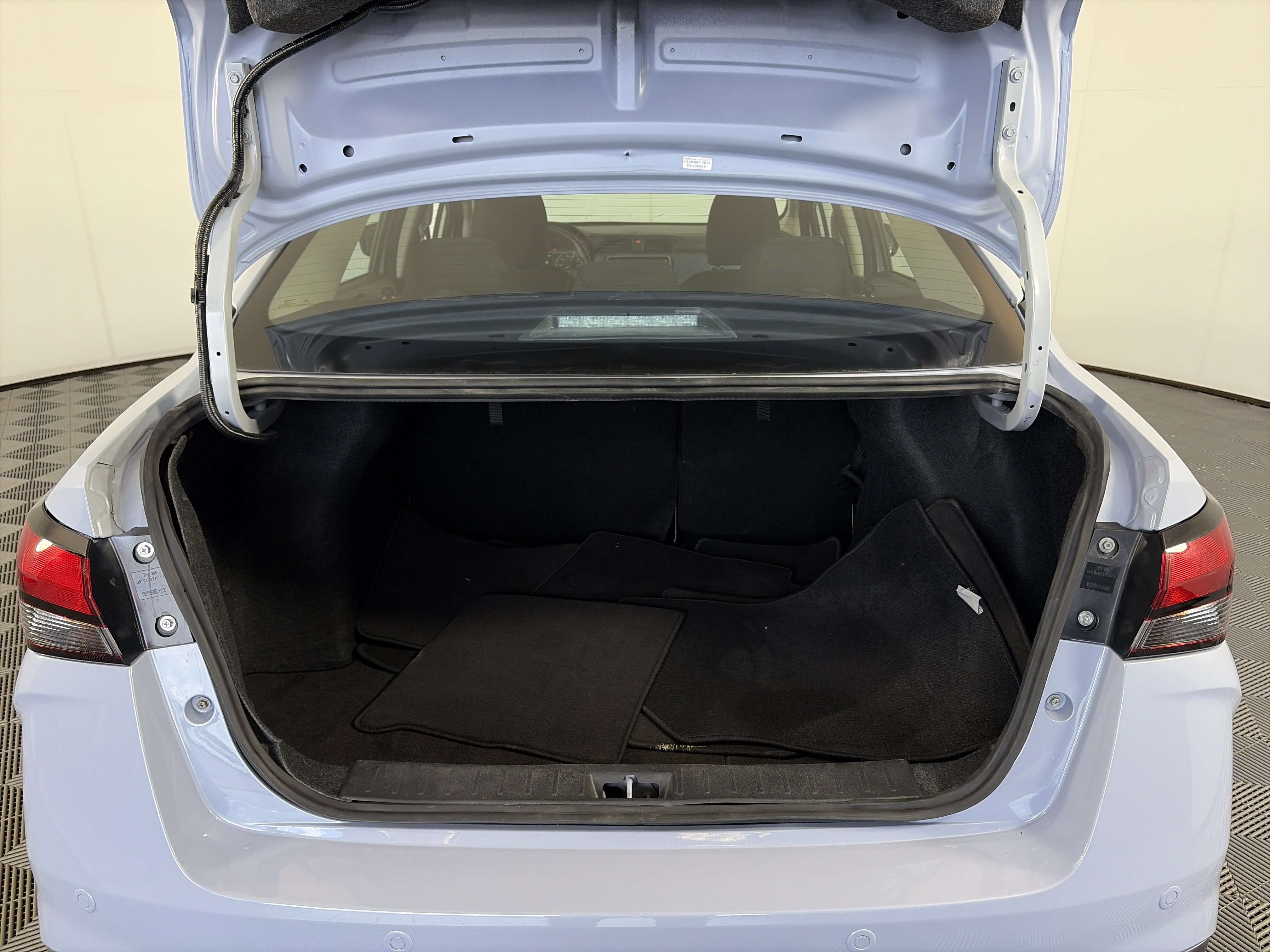 Used 2025 Nissan Versa SV w/ Trunk Package FWD image 14