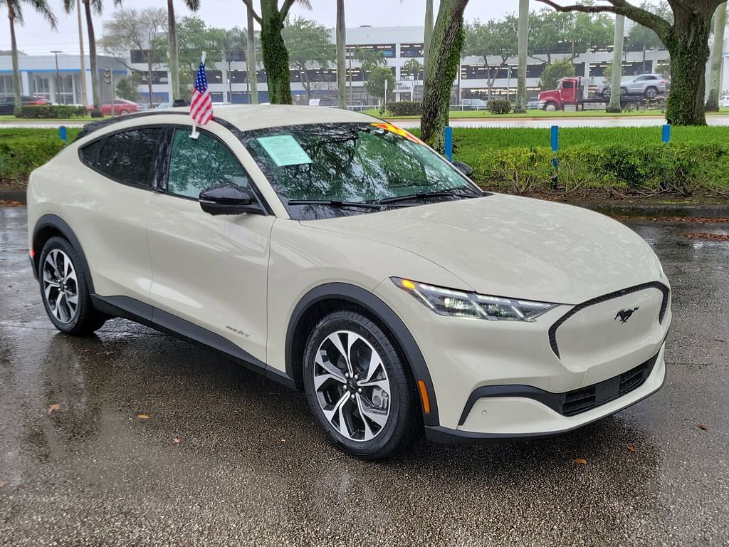 Used 2025 Ford Mustang Mach-E Select image 7