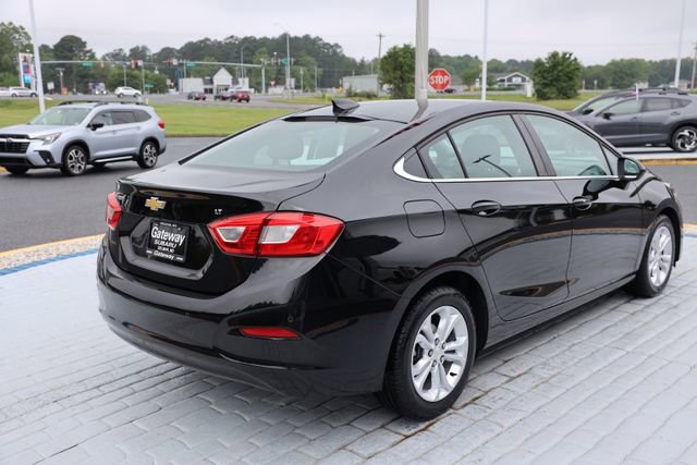 Used 2019 Chevrolet Cruze LT w/ Sun And Sound Package FWD image 5