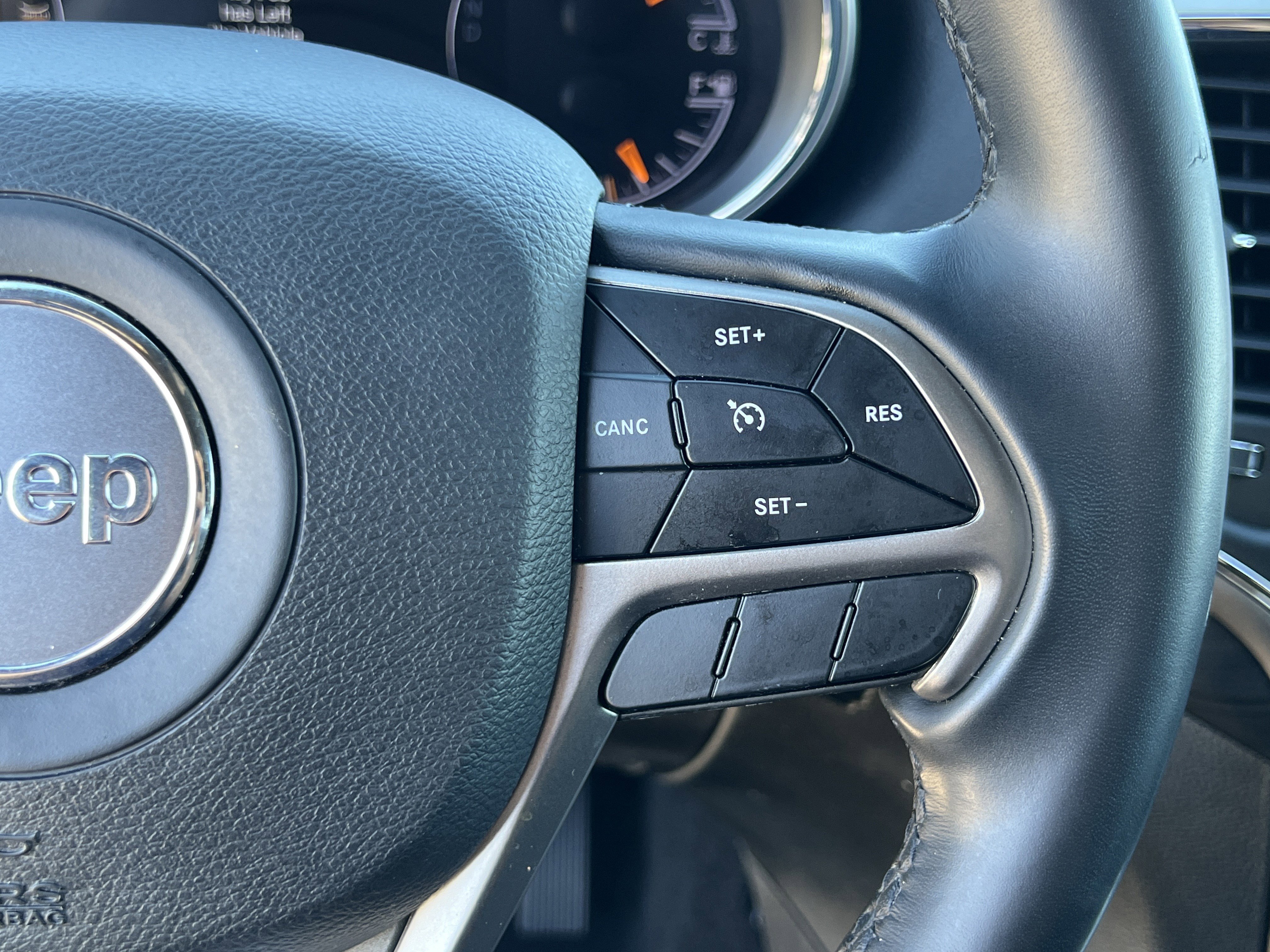 Used 2021 Jeep Grand Cherokee Laredo image 18