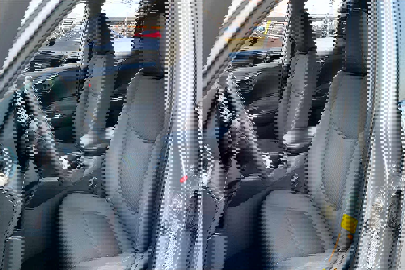 Used 2019 Toyota RAV4 LE image 9