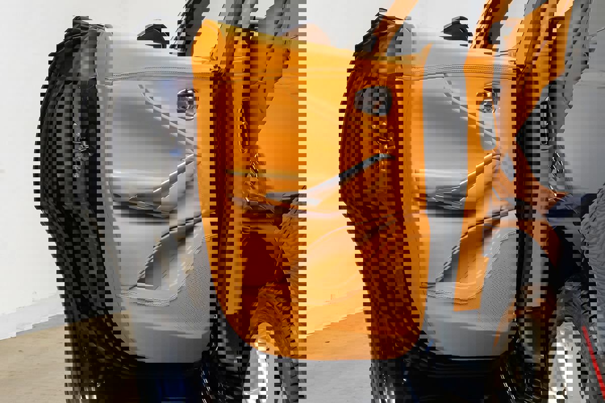 Used 2021 Aston Martin DBX AWD/4WD image 40