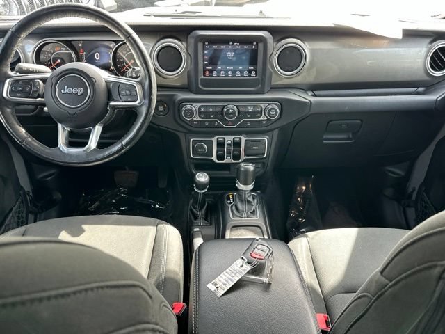 Used 2018 Jeep Wrangler Unlimited Sahara w/ Cold Weather Group AWD/4WD image 32