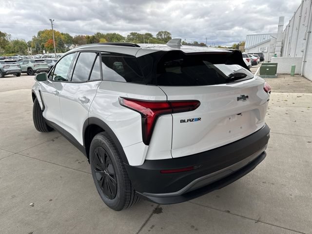 New 2026 Chevrolet Blazer EV LT AWD/4WD image 9