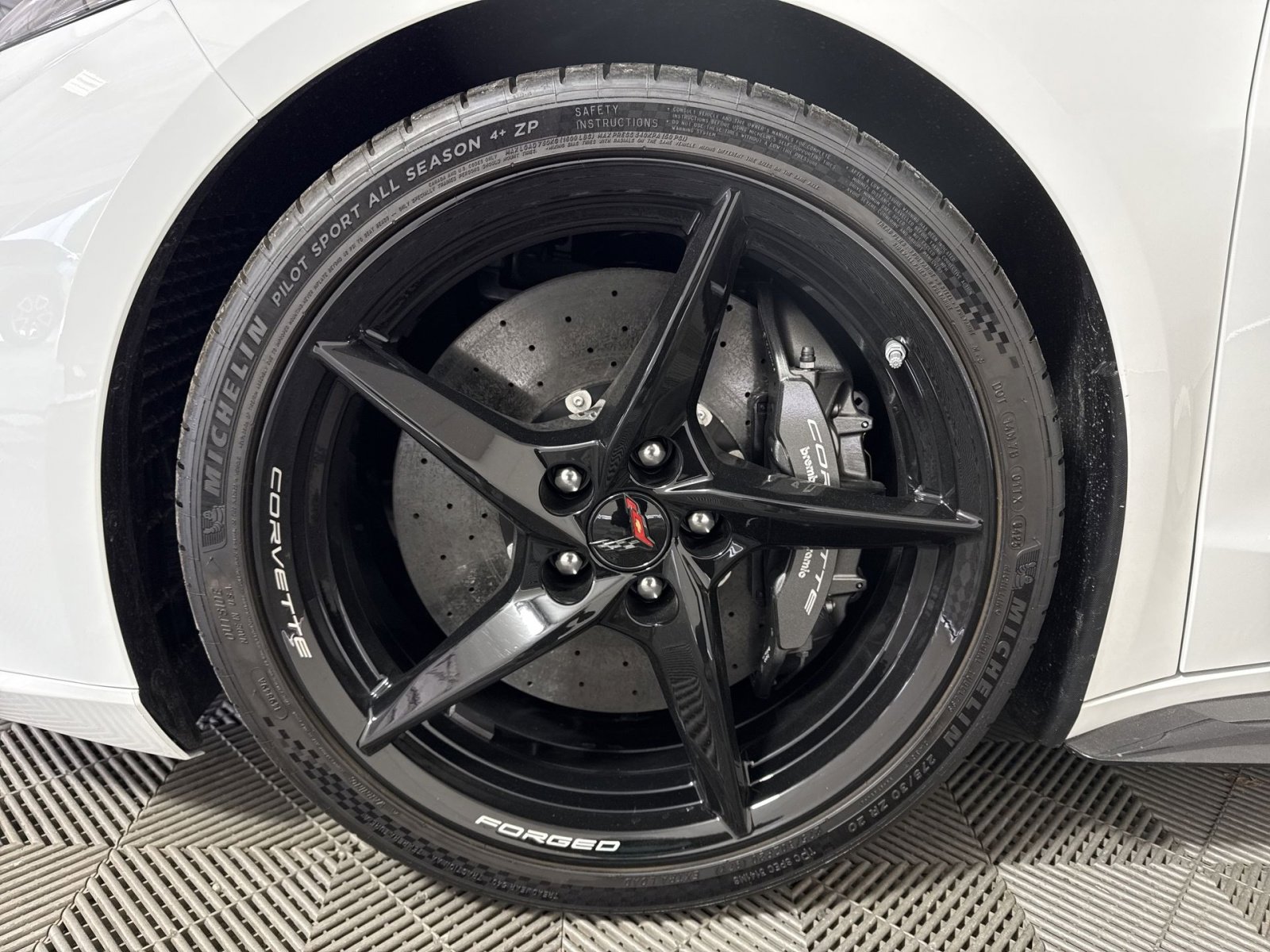 New 2025 Chevrolet Corvette E-Ray w/ Battery Protection Package image 12