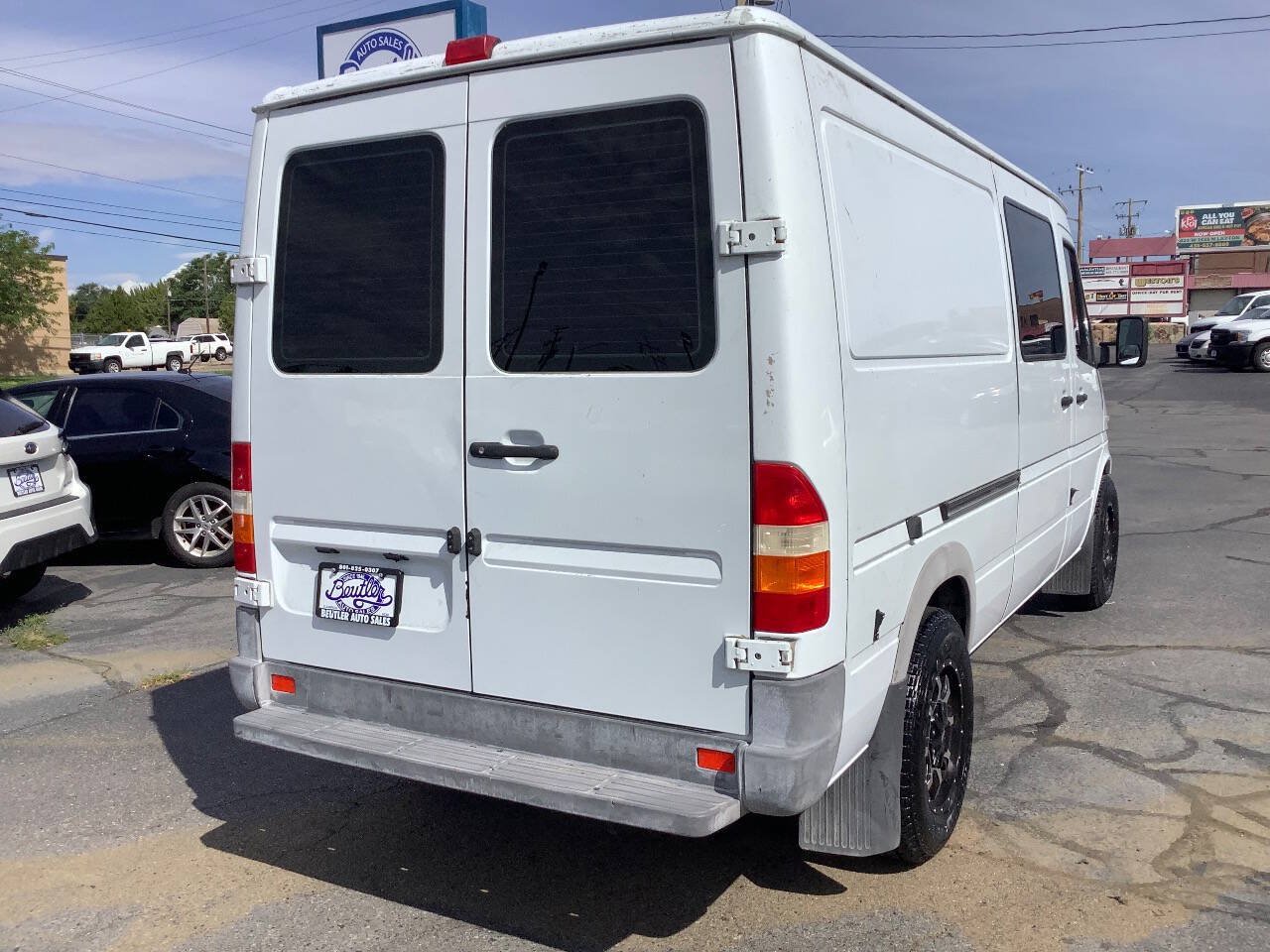 Used 2003 Dodge Sprinter 2500 RWD image 13