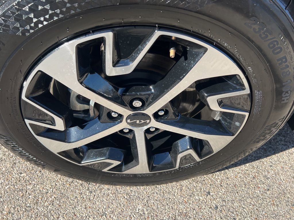 Certified 2025 Kia Sportage EX image 39