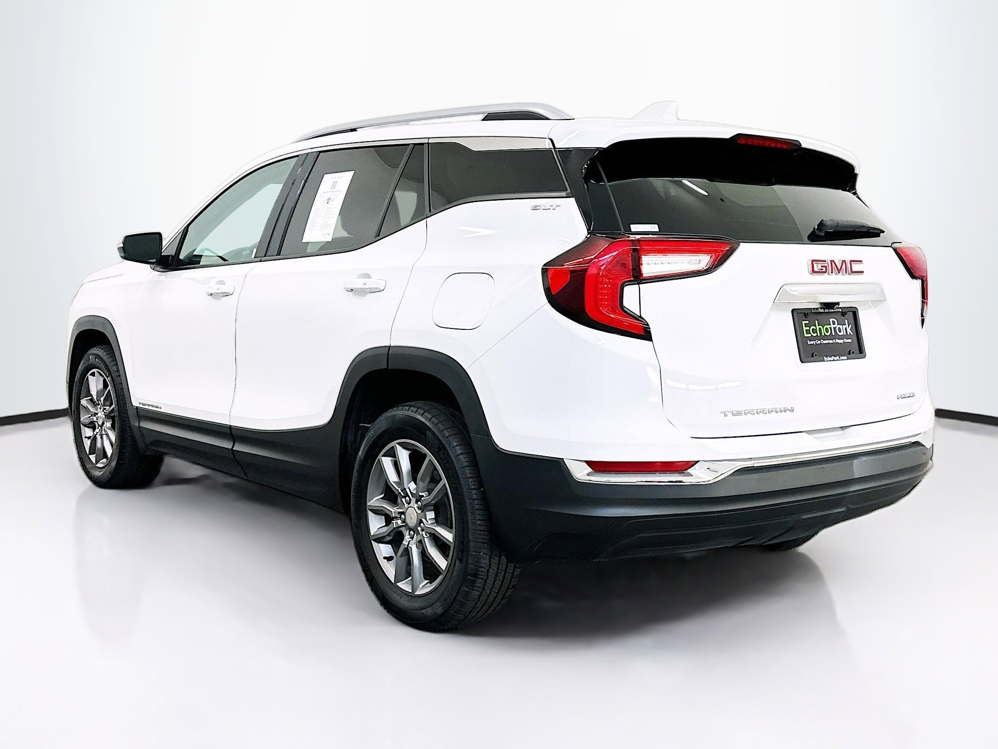 Used 2024 GMC Terrain SLT image 5