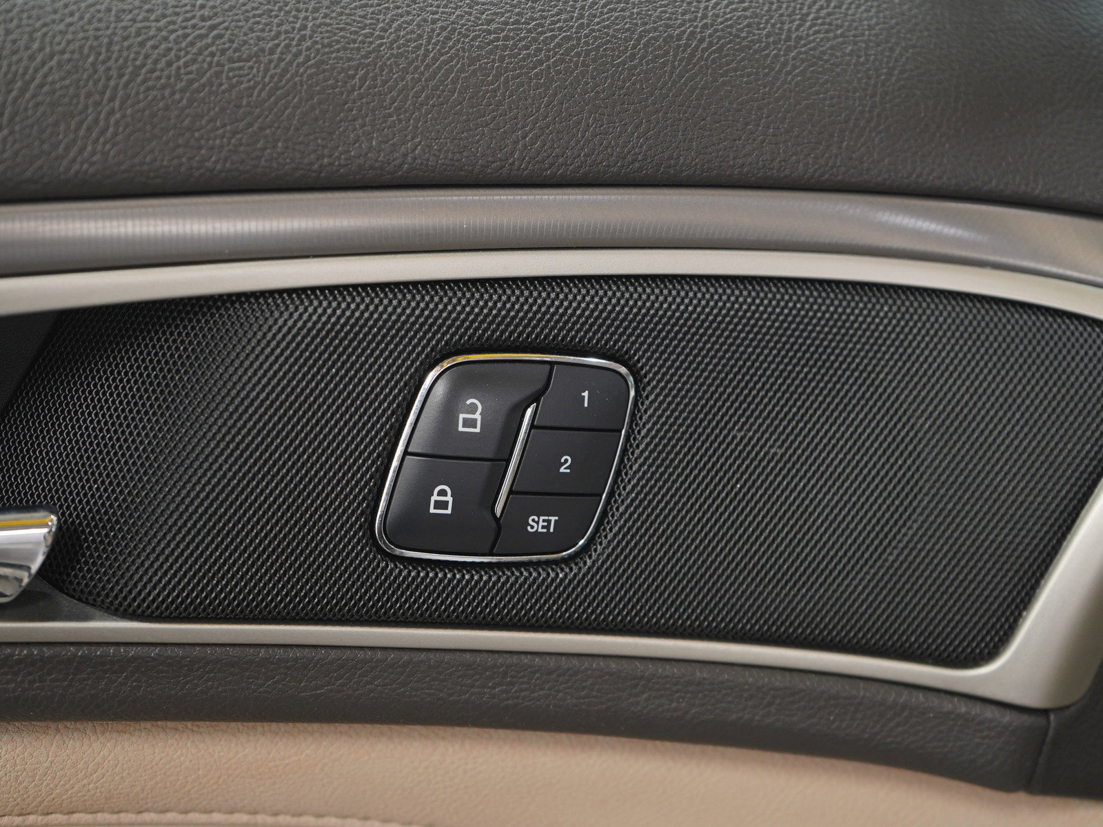 Used 2018 Lincoln MKZ Premiere image 20