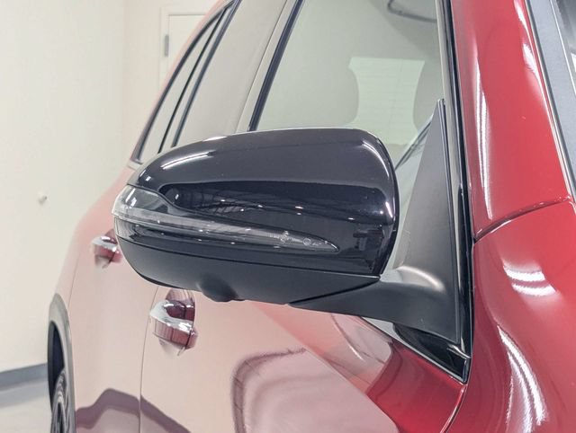 Used 2021 Mercedes-Benz GLB 250 image 32