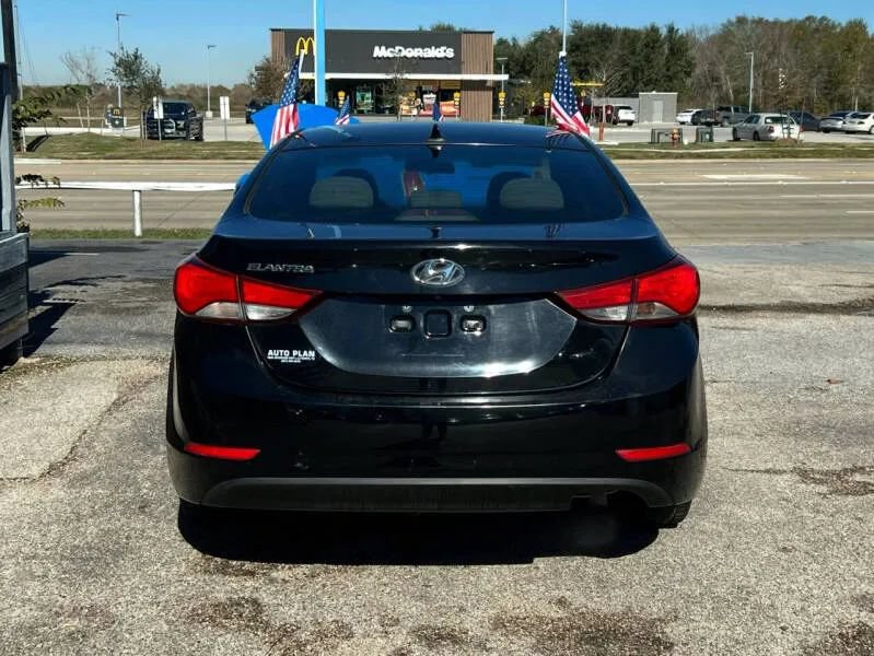 Used 2014 Hyundai Elantra SE w/ Option Group 02 FWD image 6