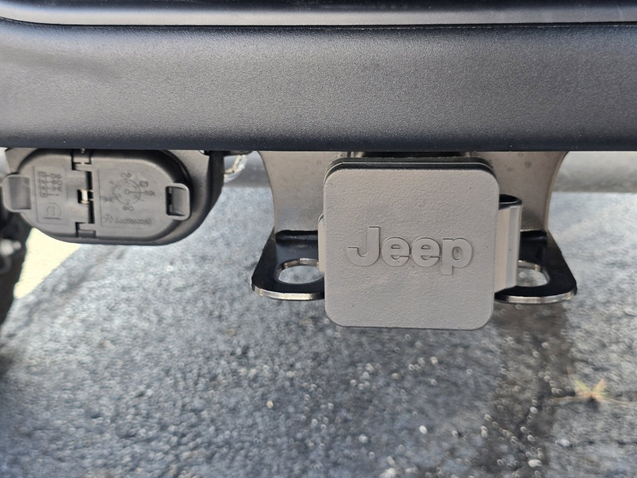 Used 2025 Jeep Wrangler Unlimited Rubicon AWD/4WD image 11