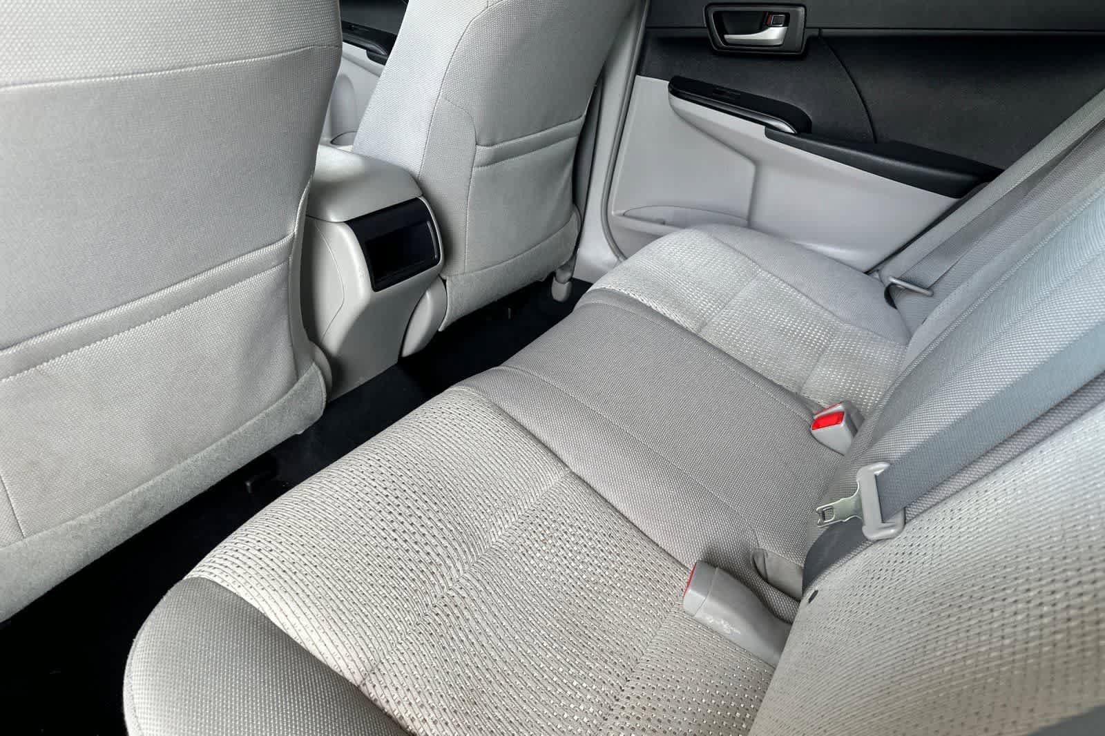 Used 2012 Toyota Camry LE FWD image 4