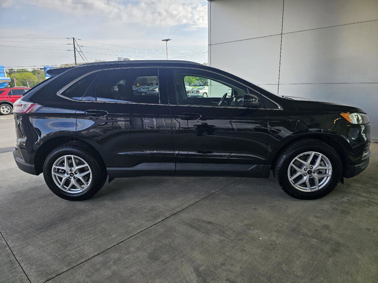 Used 2023 Ford Edge SEL w/ Convenience Package AWD/4WD image 6