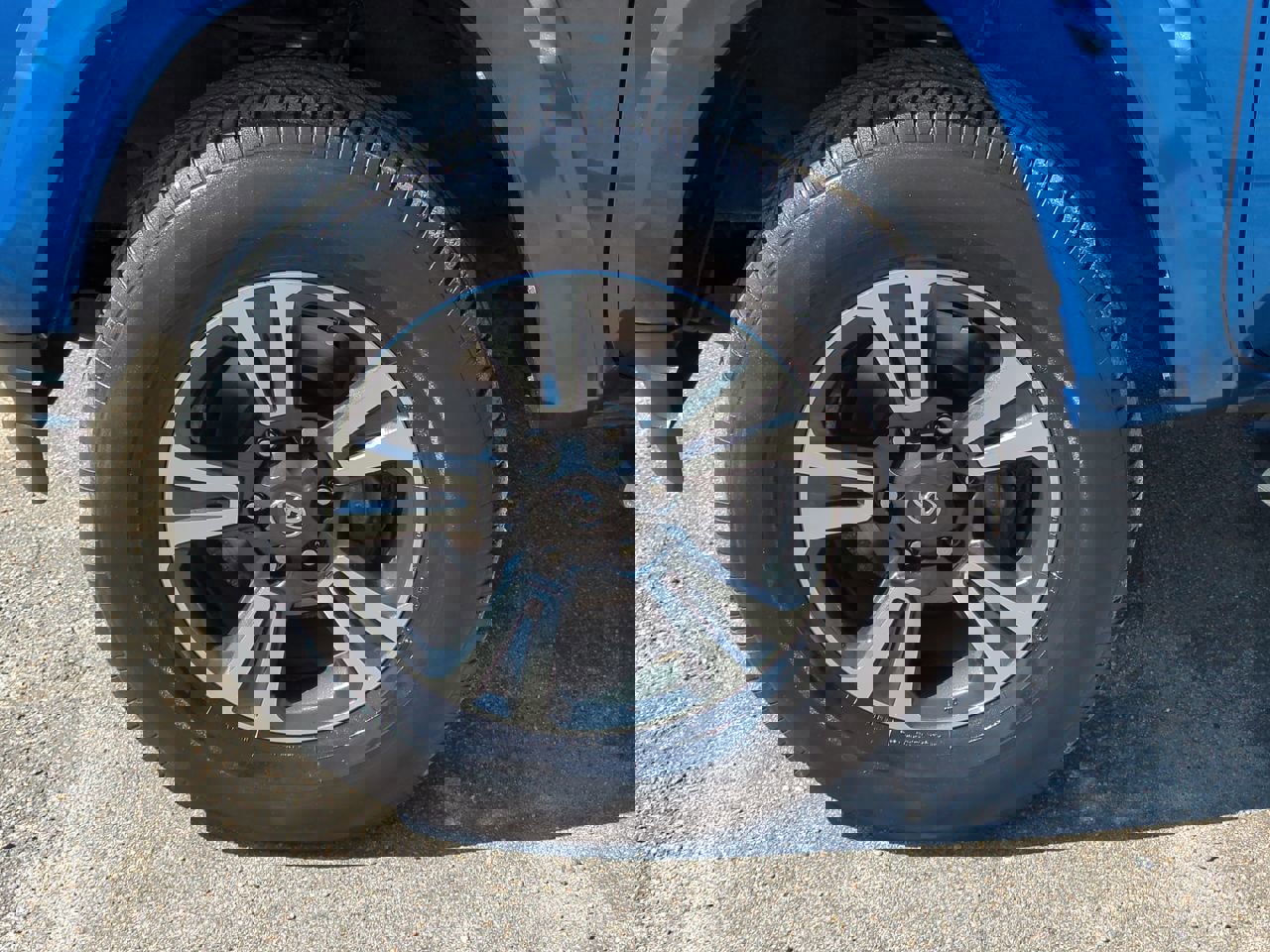 Used 2018 Toyota Tacoma TRD Sport image 11