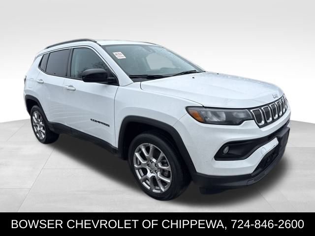 Used 2022 Jeep Compass Latitude image 1