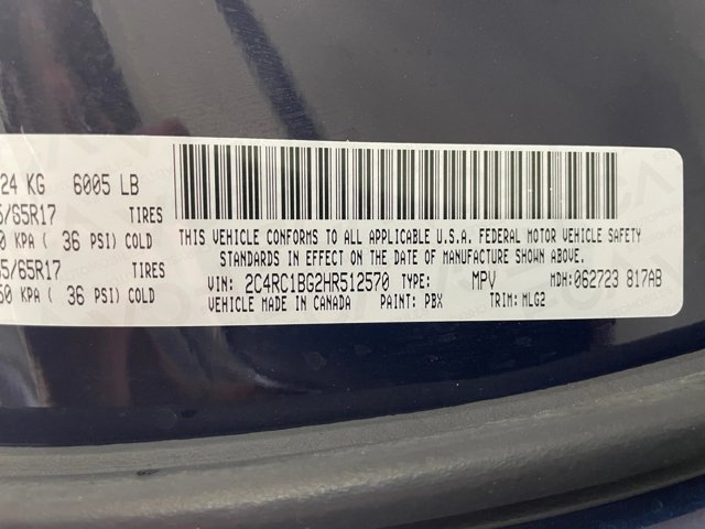 Used 2017 Chrysler Pacifica Touring-L FWD image 25
