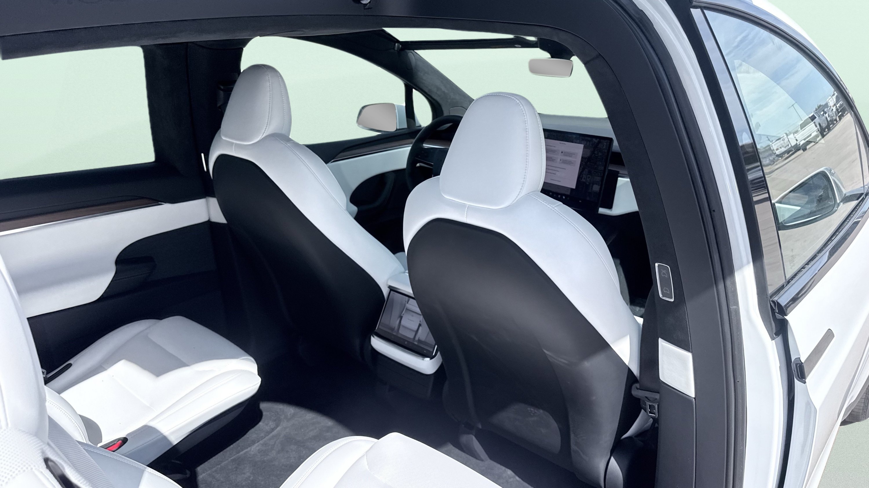 Used 2025 Tesla Model X AWD/4WD image 36