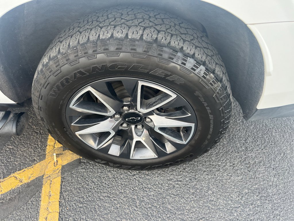 Used 2022 Chevrolet Suburban Z71 w/ Luxury Package image 6