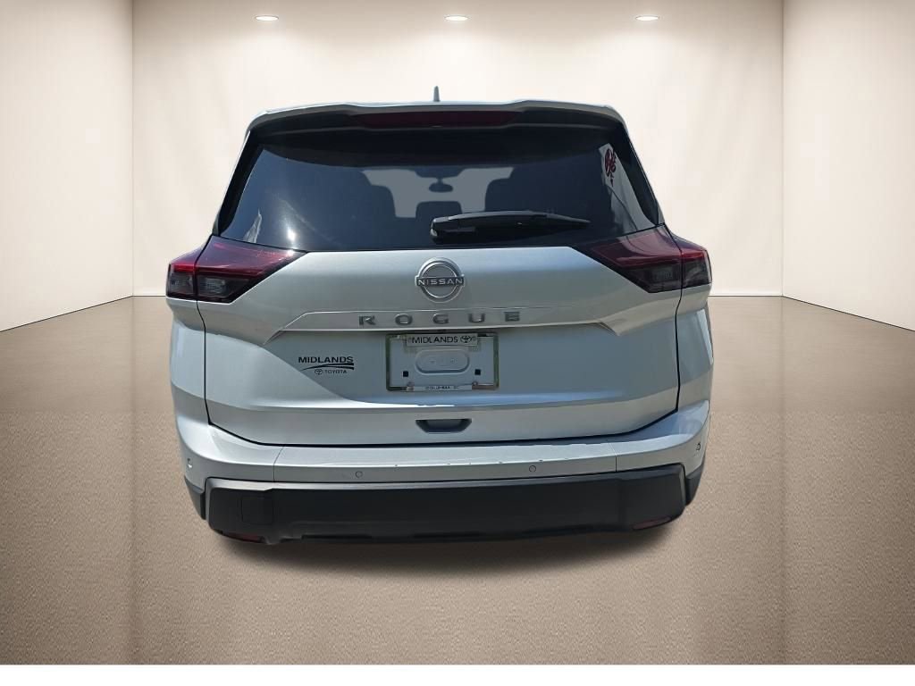 Used 2025 Nissan Rogue SV image 4