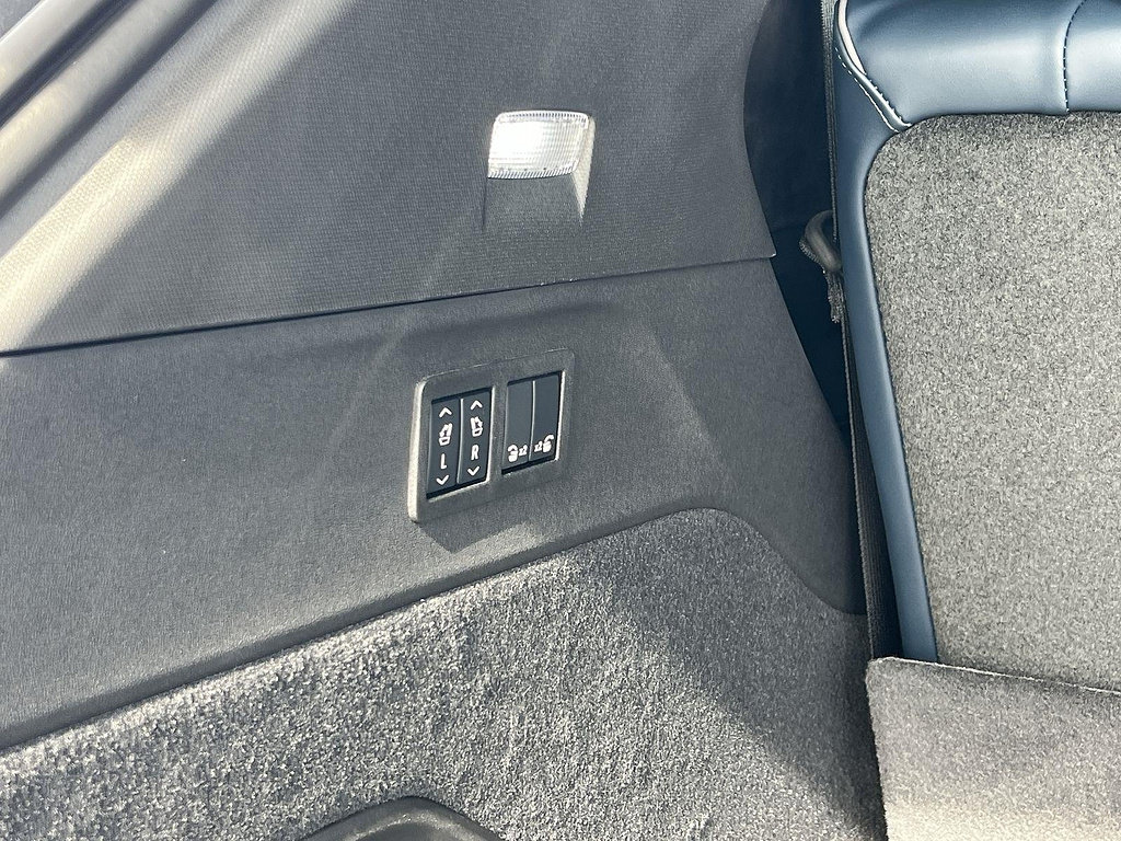 New 2025 Cadillac Escalade IQ Luxury 2 AWD/4WD image 32