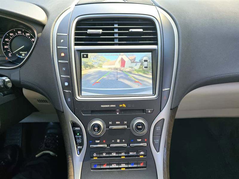 Used 2017 Lincoln MKX Reserve w/ Lincoln MKX Climate Package image 11