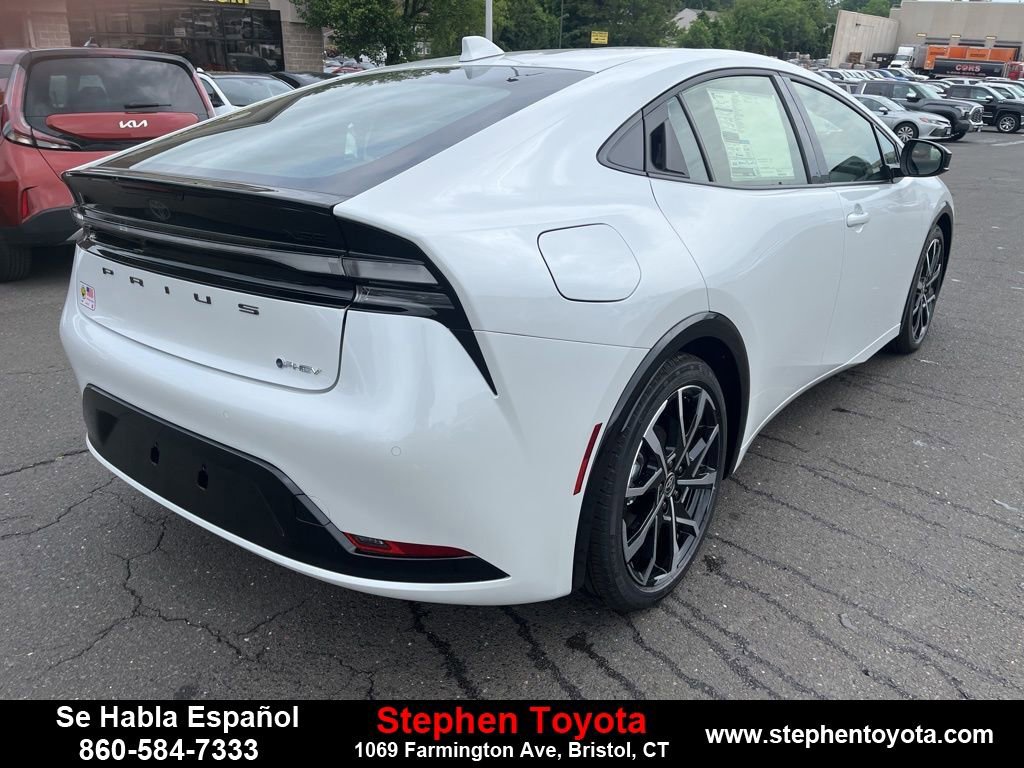 New 2025 Toyota Prius Plug-In Hybrid image 6