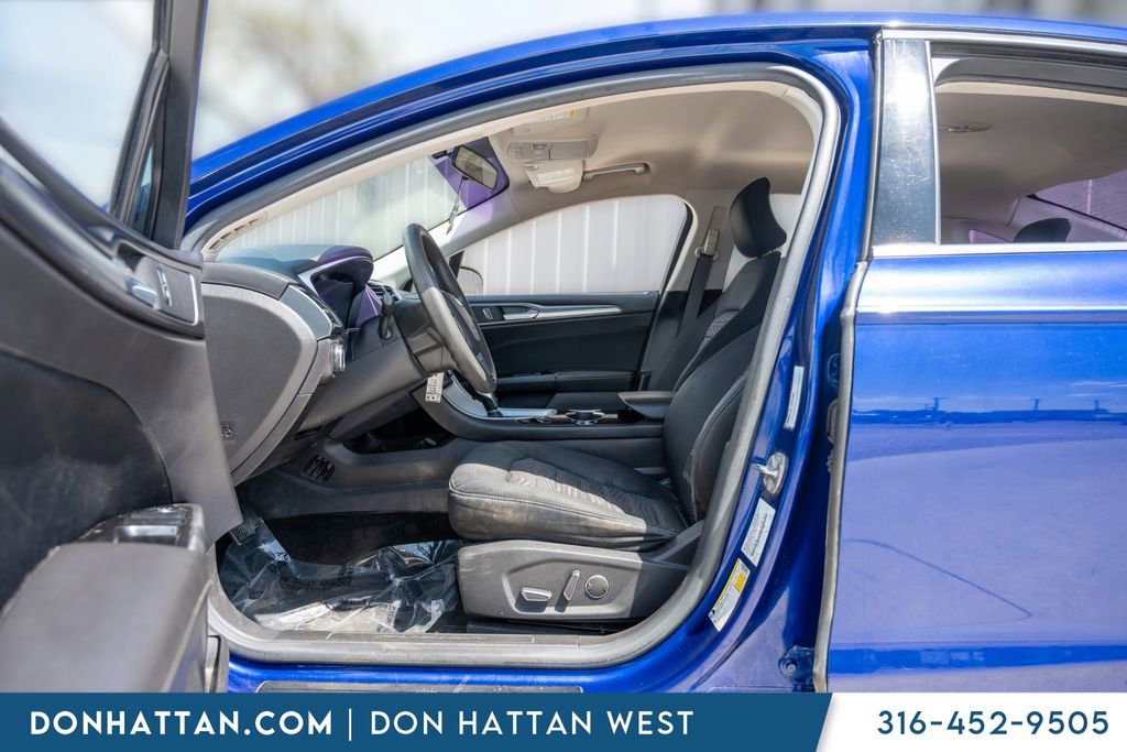 Used 2016 Ford Fusion SE FWD image 5