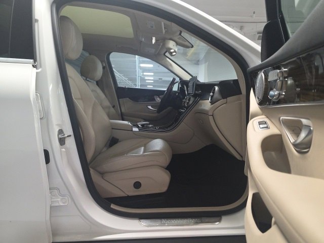 Used 2018 Mercedes-Benz GLC 300 4MATIC image 24