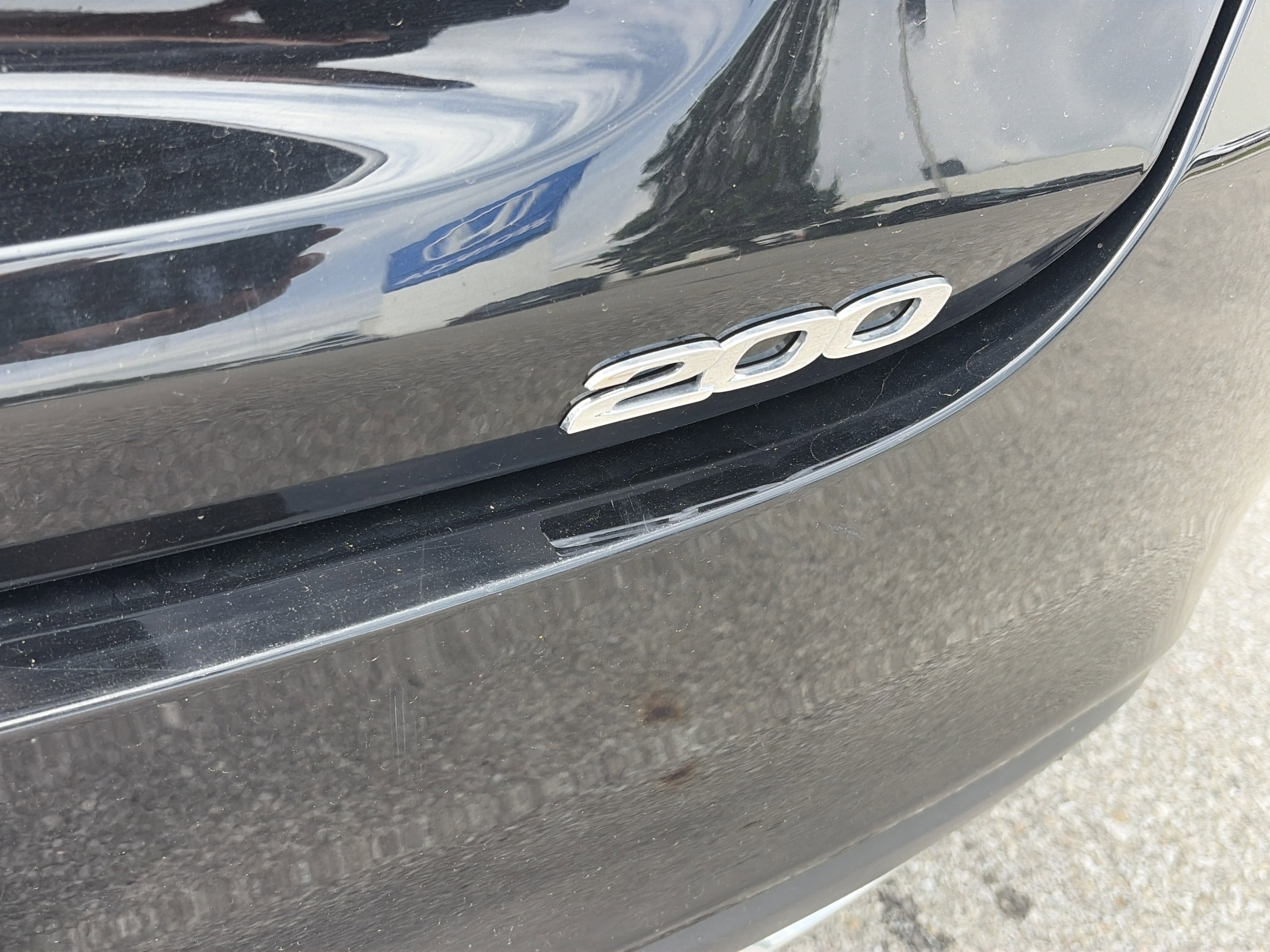 Used 2015 Chrysler 200 Limited w/ Convenience Group FWD image 10