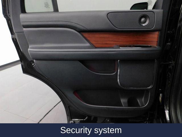 Used 2024 Lincoln Navigator Reserve image 31
