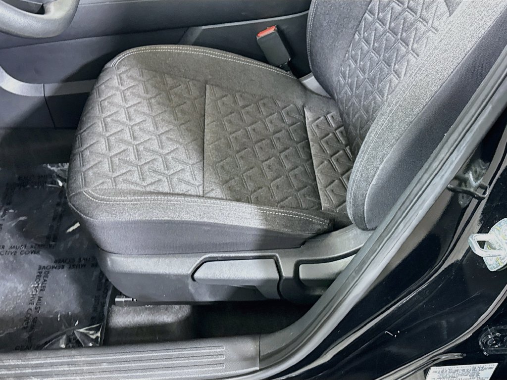 Certified 2025 Nissan Kicks SV FWD image 22