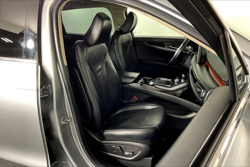 Used 2023 Lincoln Nautilus Reserve image 10