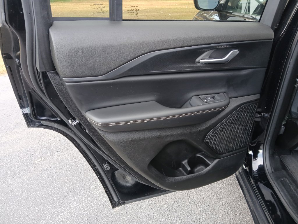 Certified 2023 Jeep Grand Cherokee Laredo X image 25